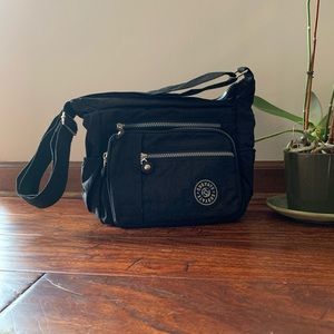 Suoyate Messenger Bag
